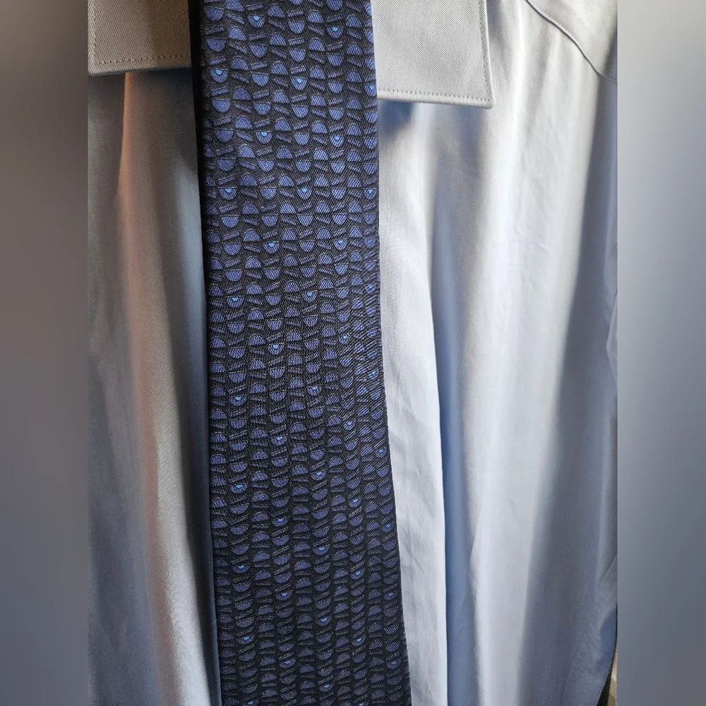 Gucci navy blue silk tie